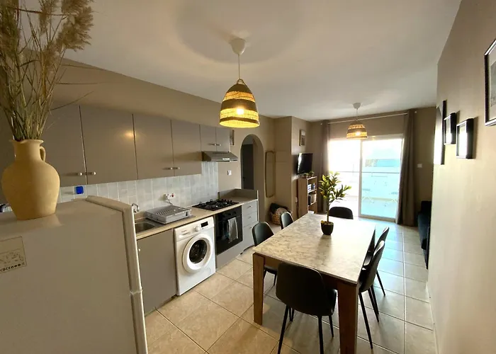 דירה Cozy 2br Apt, Perfect For Getaways *