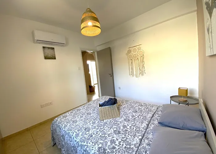 Cozy 2br Apt, Perfect For Getaways לרנקה