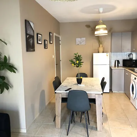 Апартаменти Cozy 2br Apt, Perfect For Getaways