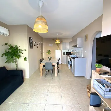 Appartement Cozy 2br Apt, Perfect For Getaways Larnaca