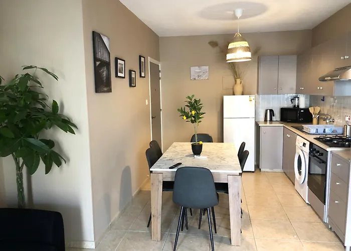 Апартаменти Cozy 2br Apt, Perfect For Getaways