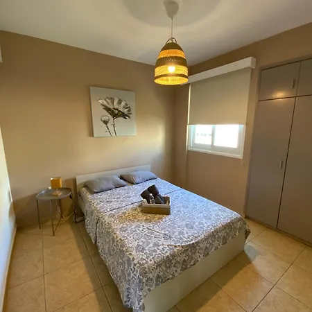 Cozy 2br Apt, Perfect For Getaways דירה *