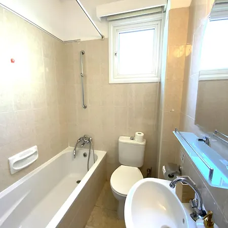 Cozy 2br Apt, Perfect For Getaways דירה לרנקה